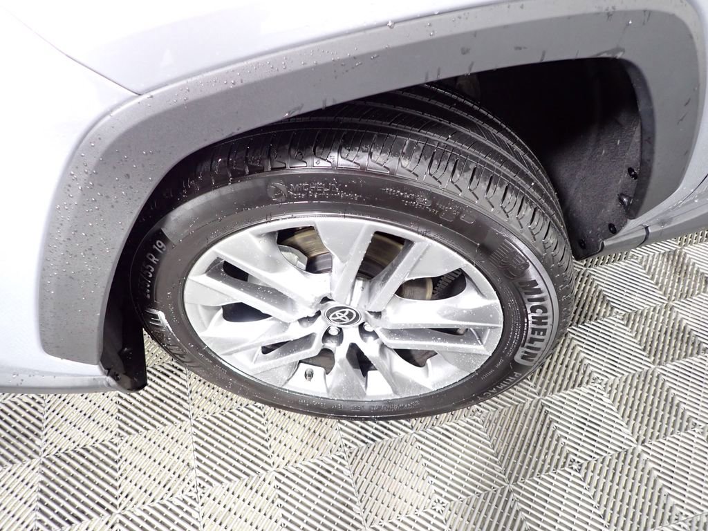 Used 2023 Toyota RAV4 XLE Premium image 48