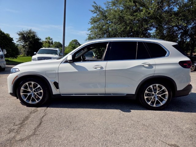 Used 2025 BMW X5 xDrive50e AWD/4WD image 4