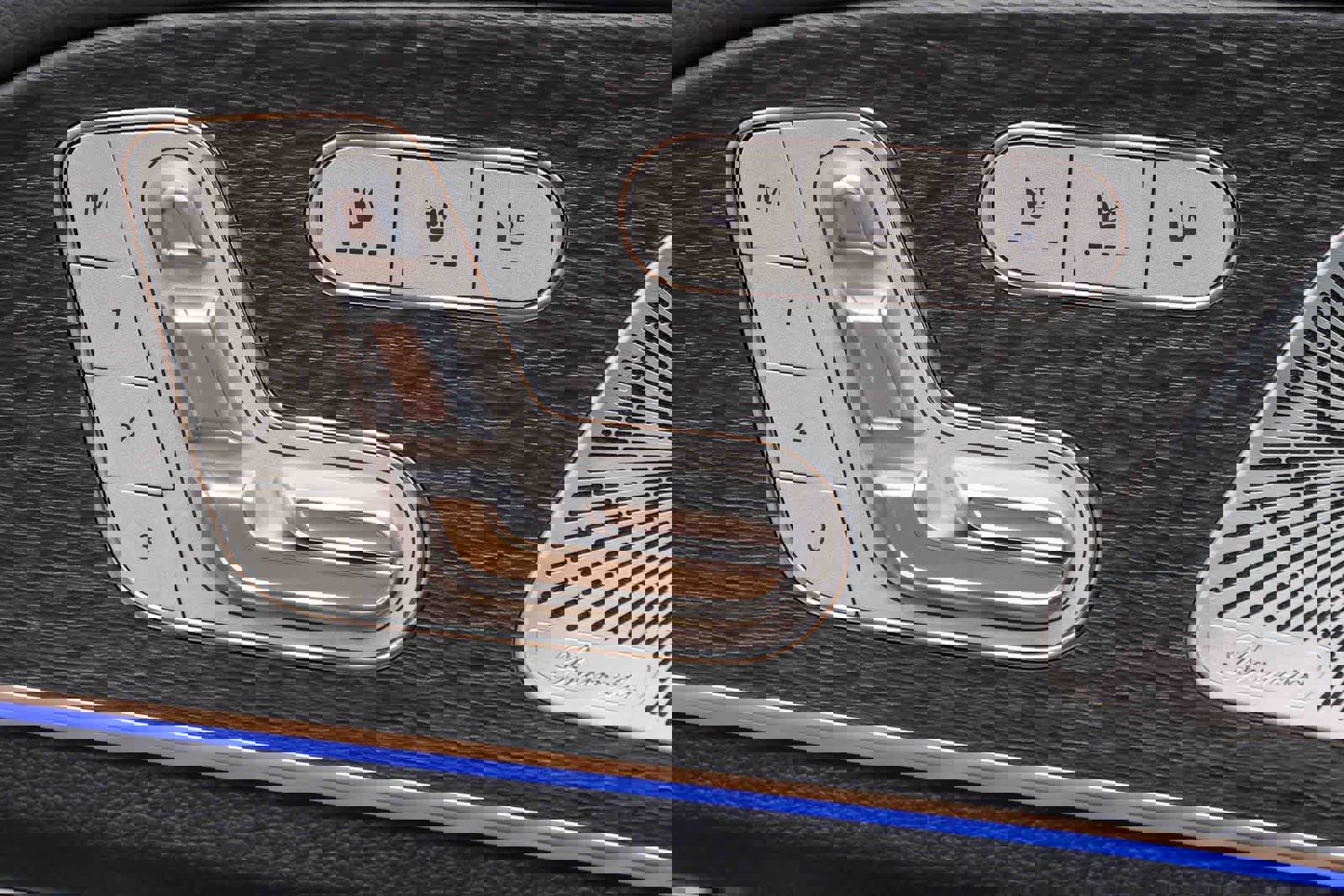 Used 2025 Mercedes-Benz GLE 450e 4MATIC image 23