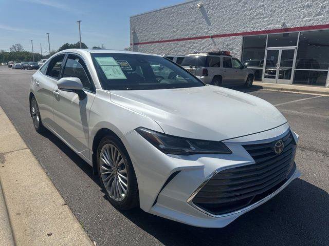 Certified 2022 Toyota Avalon Limited FWD image 1