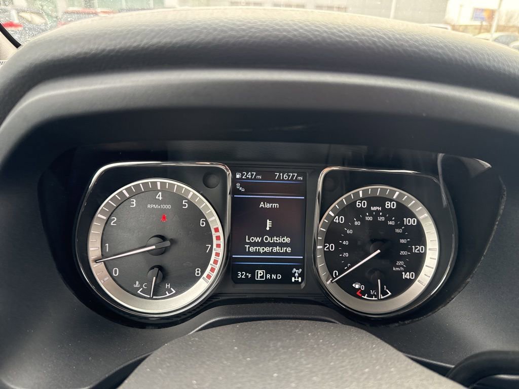 Used 2019 Nissan Titan SV w/ SV Convenience Package image 13