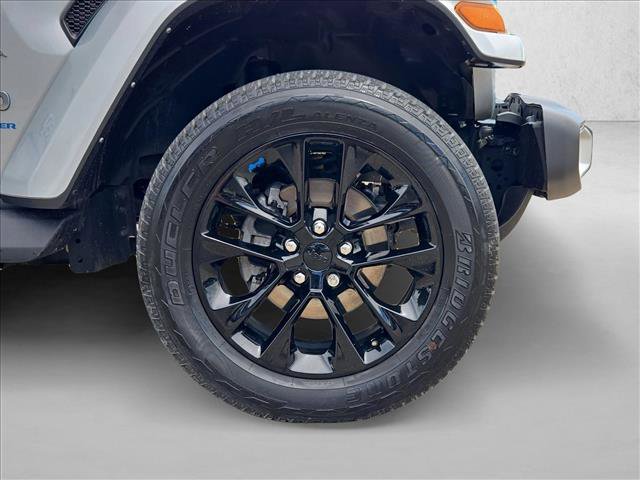 Used 2023 Jeep Wrangler Unlimited Sahara w/ Cold Weather Group AWD/4WD image 21