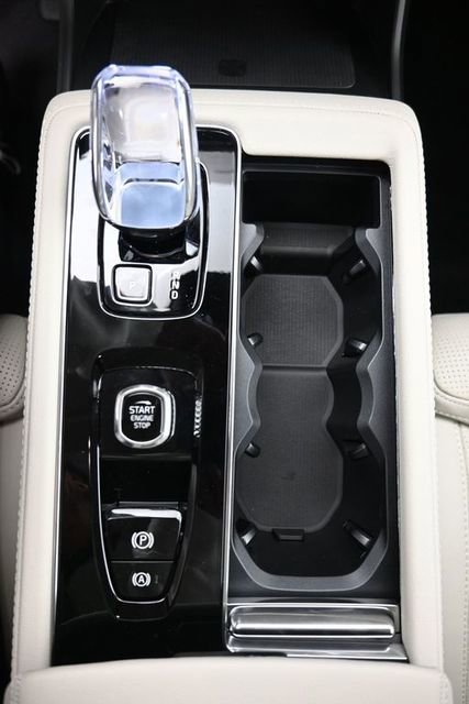 New 2026 Volvo XC90 B6 Ultra w/ Protection Package image 10