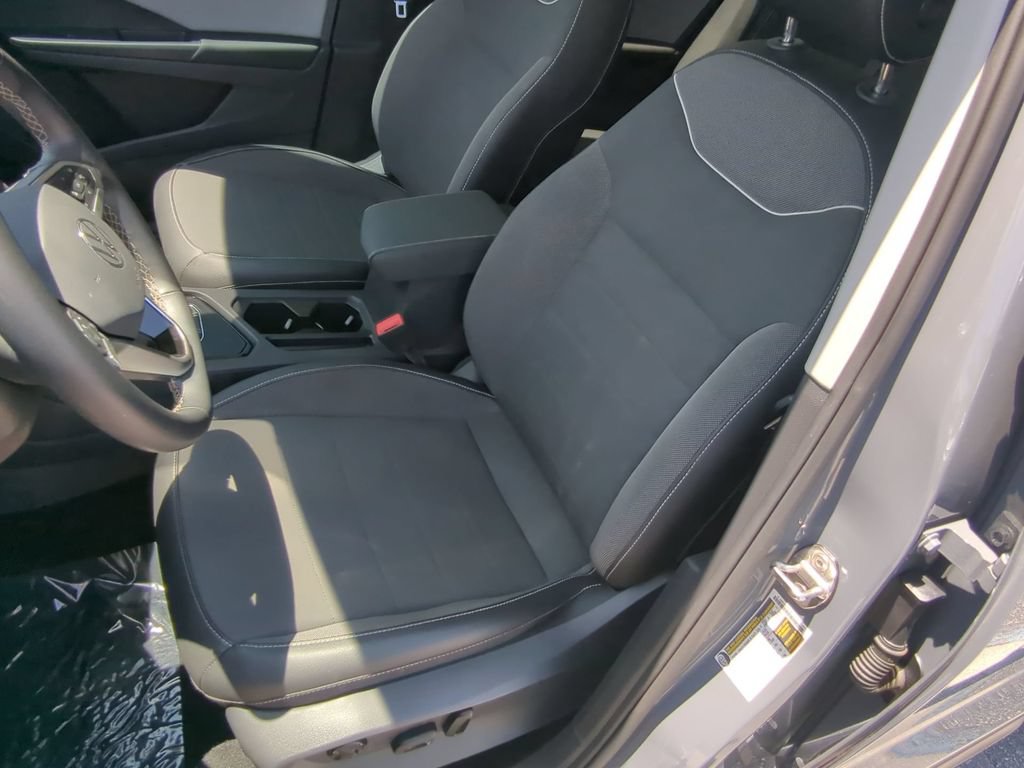 Certified 2023 Volkswagen Taos SE w/ Panoramic Sunroof Package FWD image 21