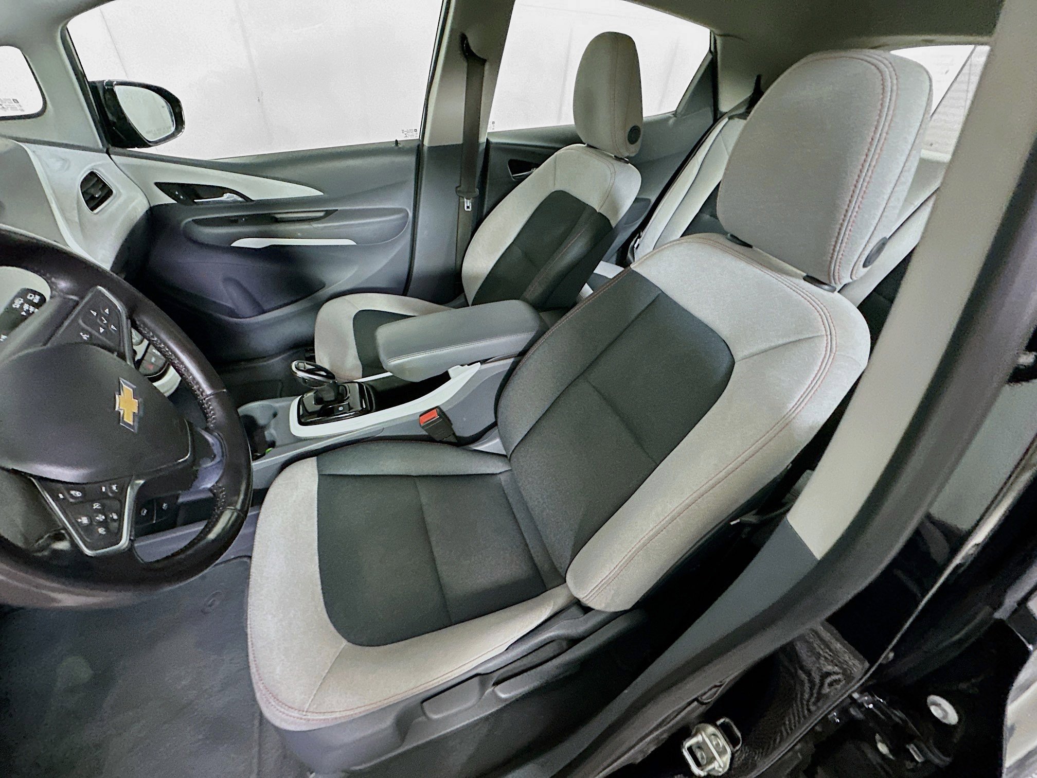 Used 2021 Chevrolet Bolt LT FWD image 13