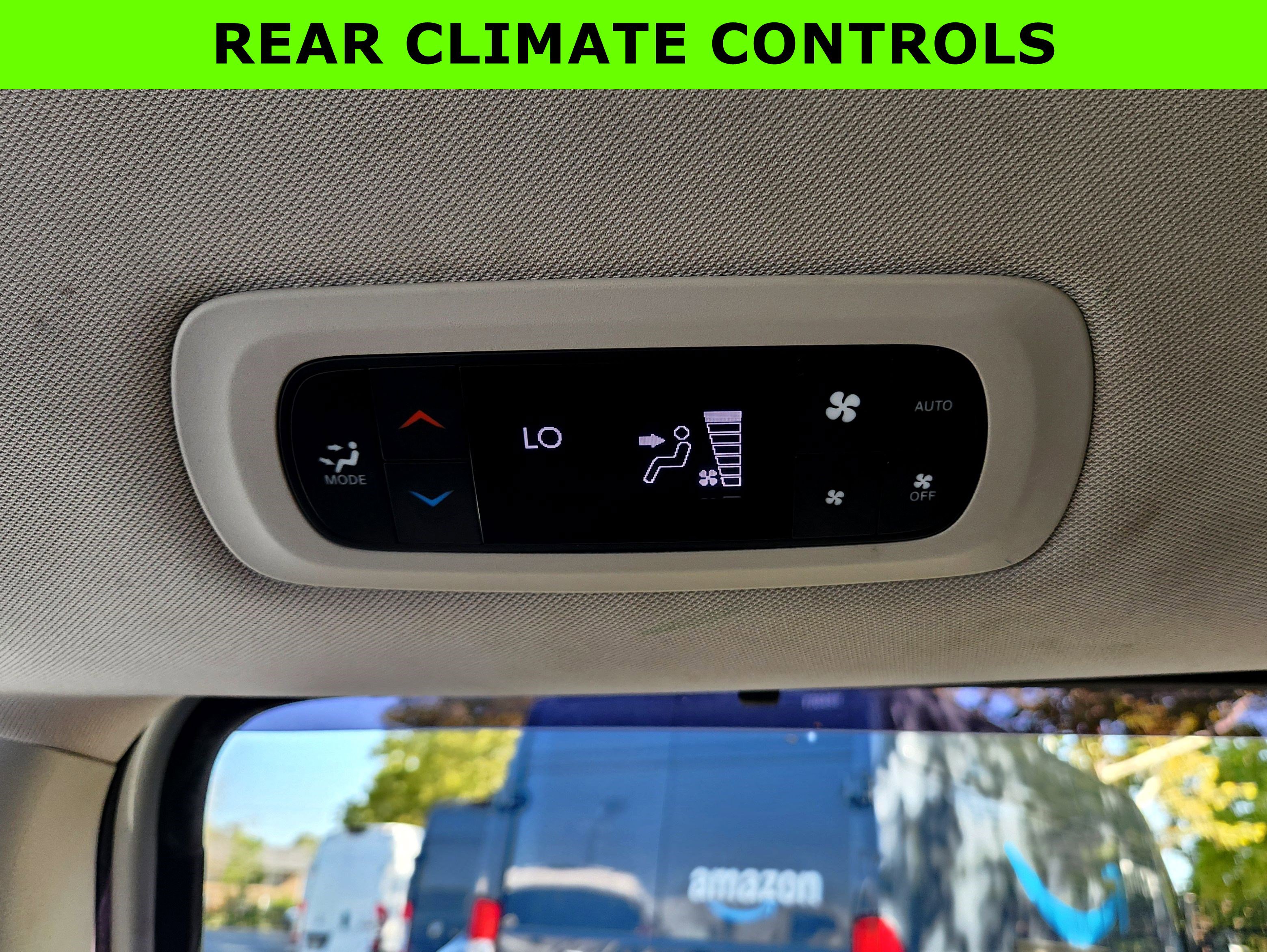 Used 2018 Chrysler Pacifica Touring-L image 32