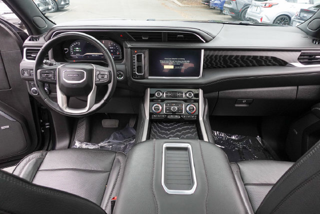 Used 2024 GMC Yukon XL Denali AWD/4WD image 30