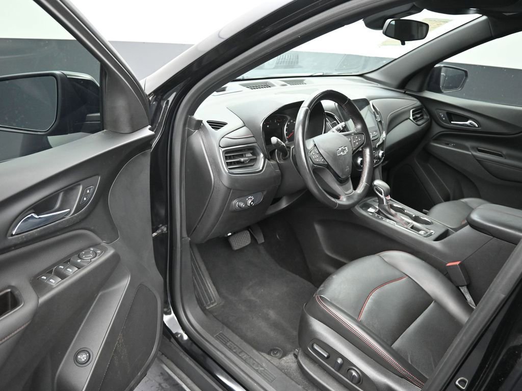 Used 2022 Chevrolet Equinox RS w/ RS Leather Package FWD image 10
