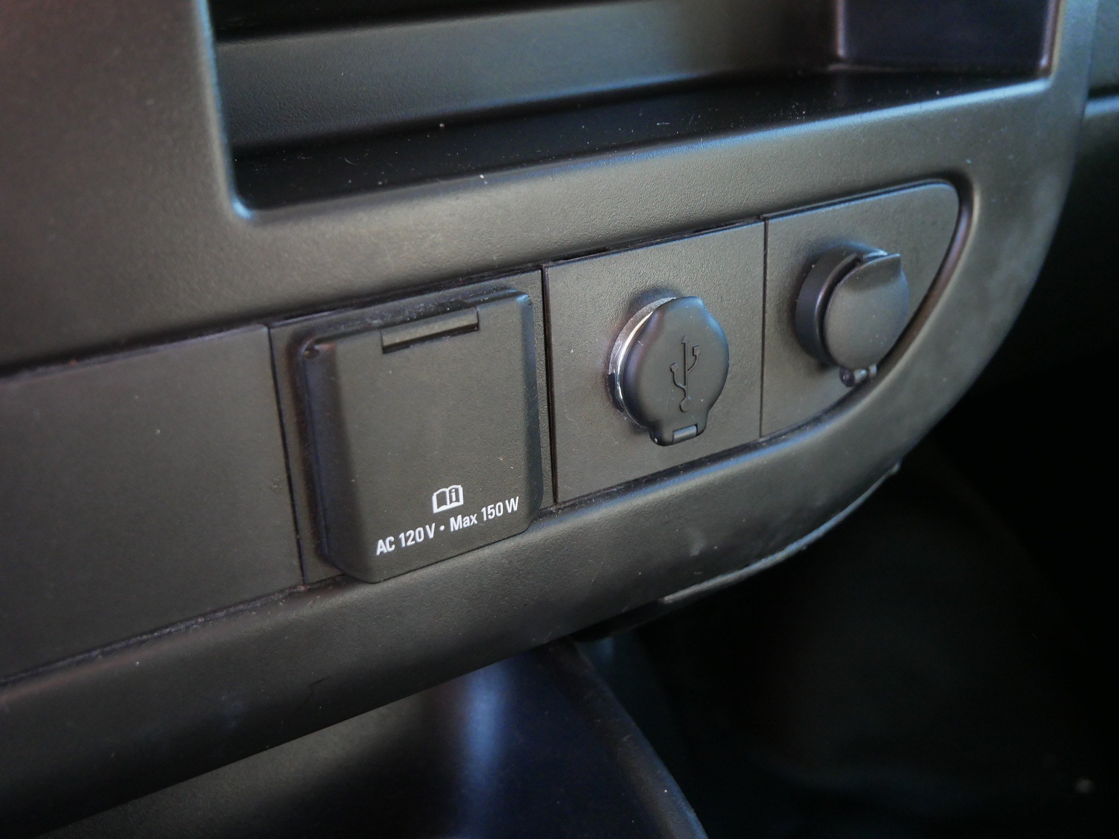 Used 2017 Chevrolet Express 2500 RWD image 30