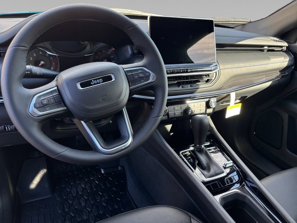 New 2026 Jeep Compass Latitude image 12
