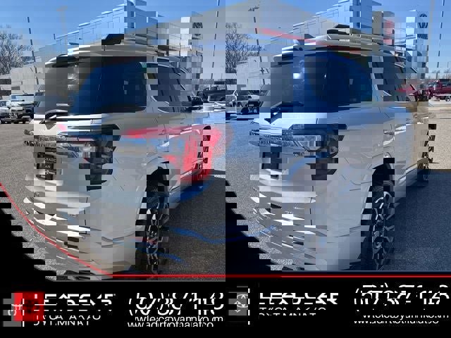 Used 2020 GMC Acadia Denali w/ Trailering Package image 11