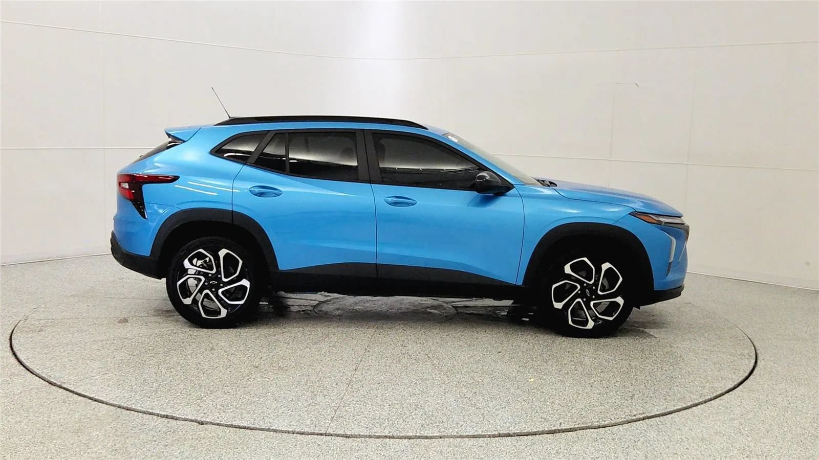 Used 2025 Chevrolet Trax RS w/ Sunroof Package FWD image 8