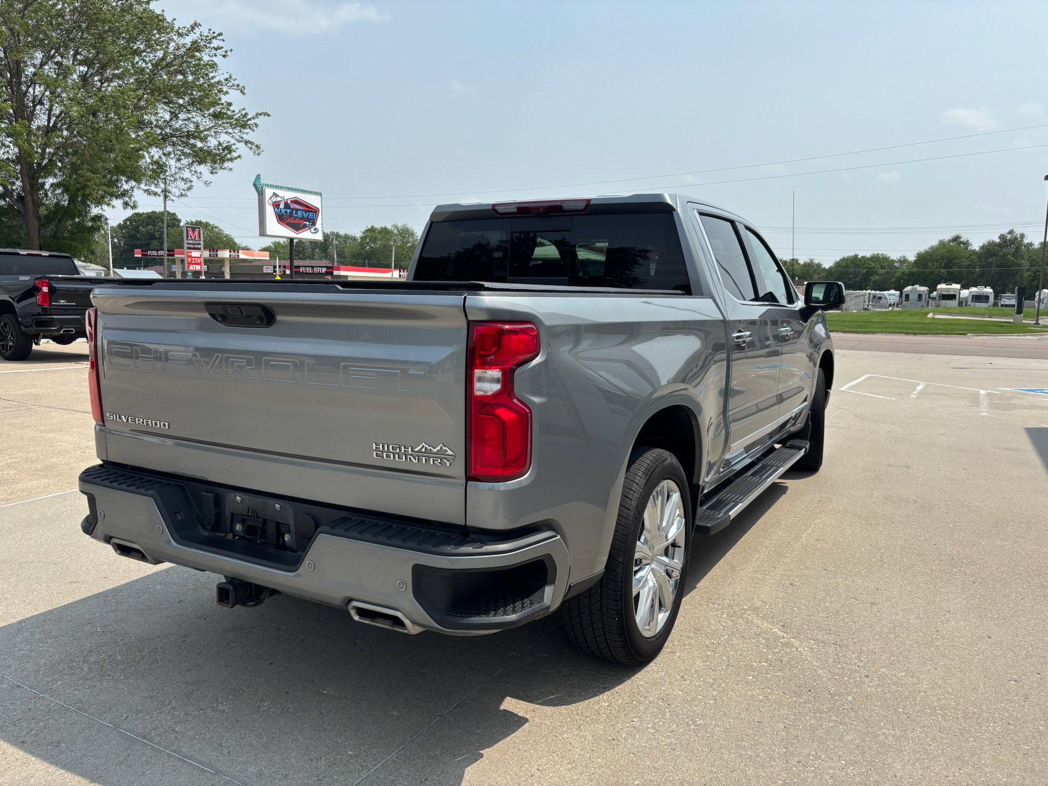 Used 2023 Chevrolet Silverado 1500 High Country w/ High Country Premium Package image 9