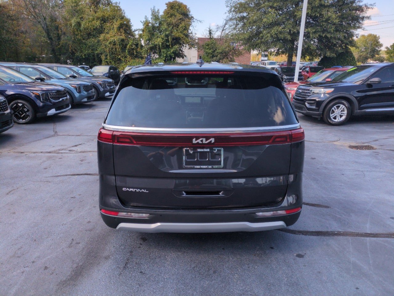 Certified 2024 Kia Carnival EX FWD image 6