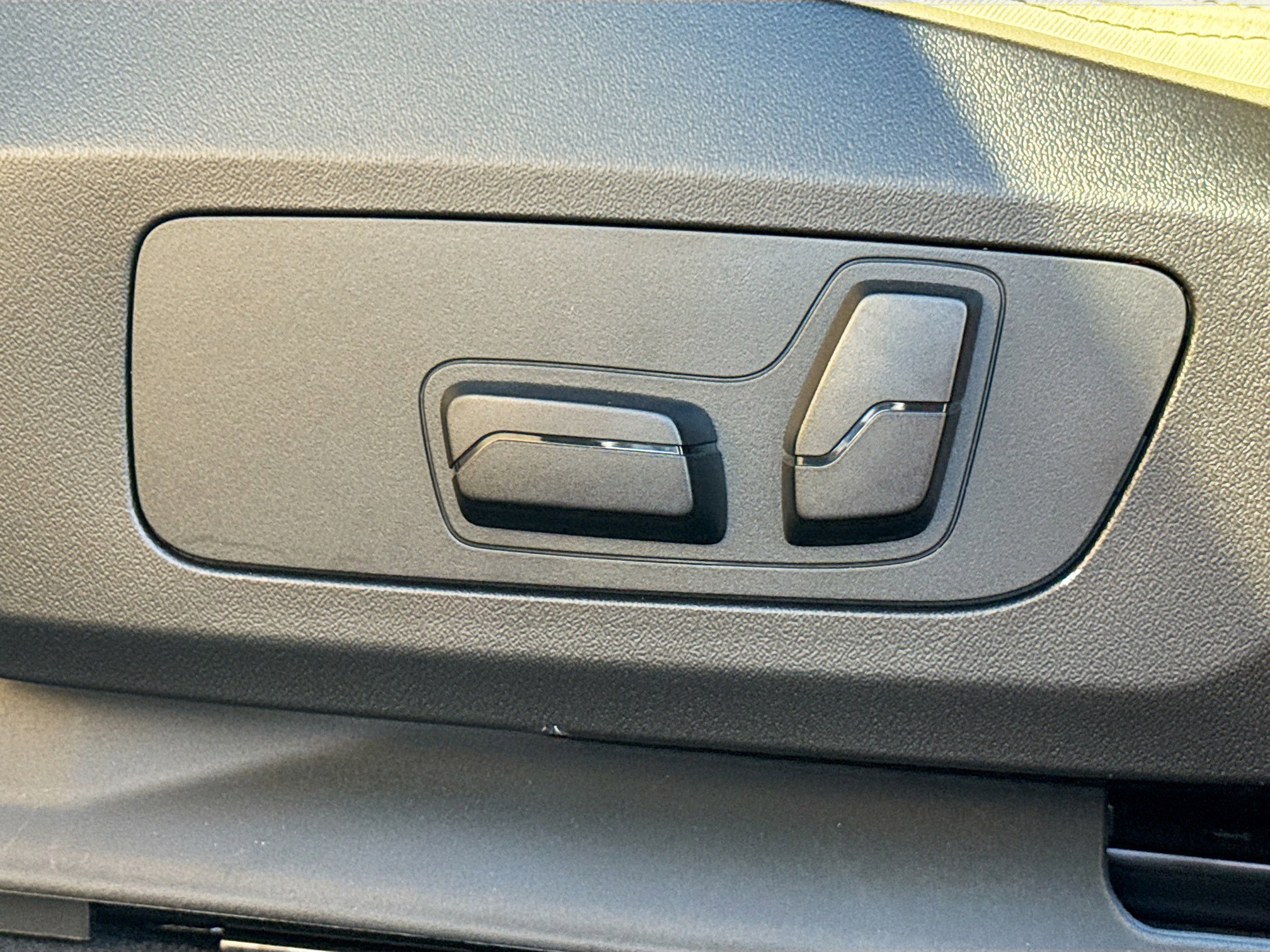 New 2026 BMW X1 xDrive28i w/ Technology Package image 25