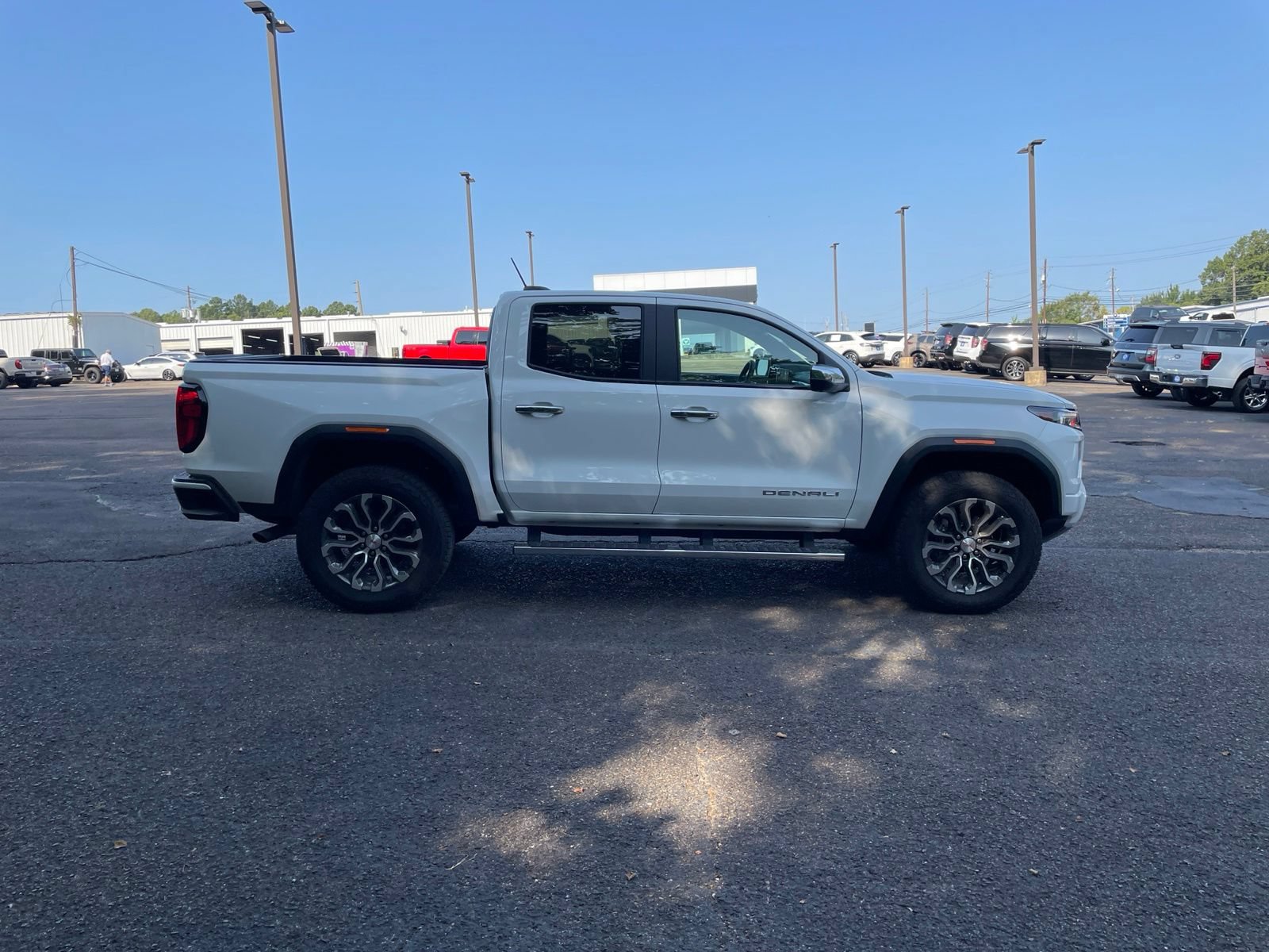 Used 2024 GMC Canyon Denali AWD/4WD image 7