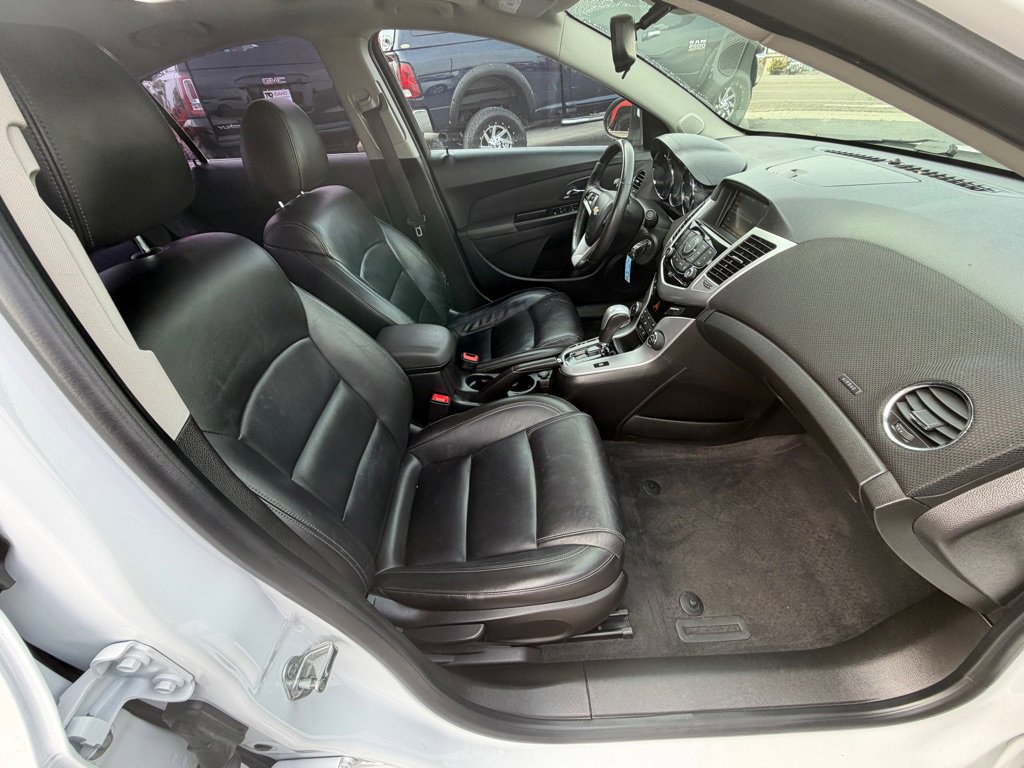 Used 2014 Chevrolet Cruze LT w/ RS Package FWD image 7