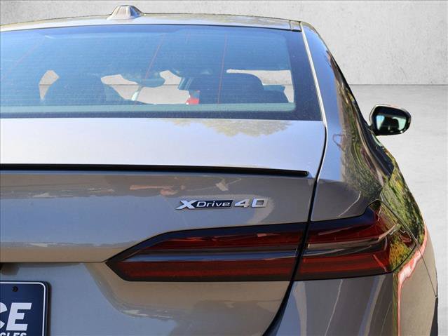 Used 2025 BMW i5 xDrive40 w/ M Sport Package AWD/4WD image 8