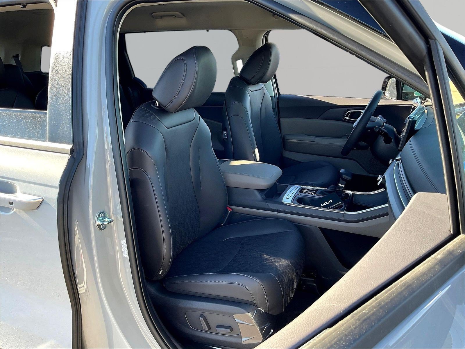 New 2027 Kia Carnival EX FWD image 19