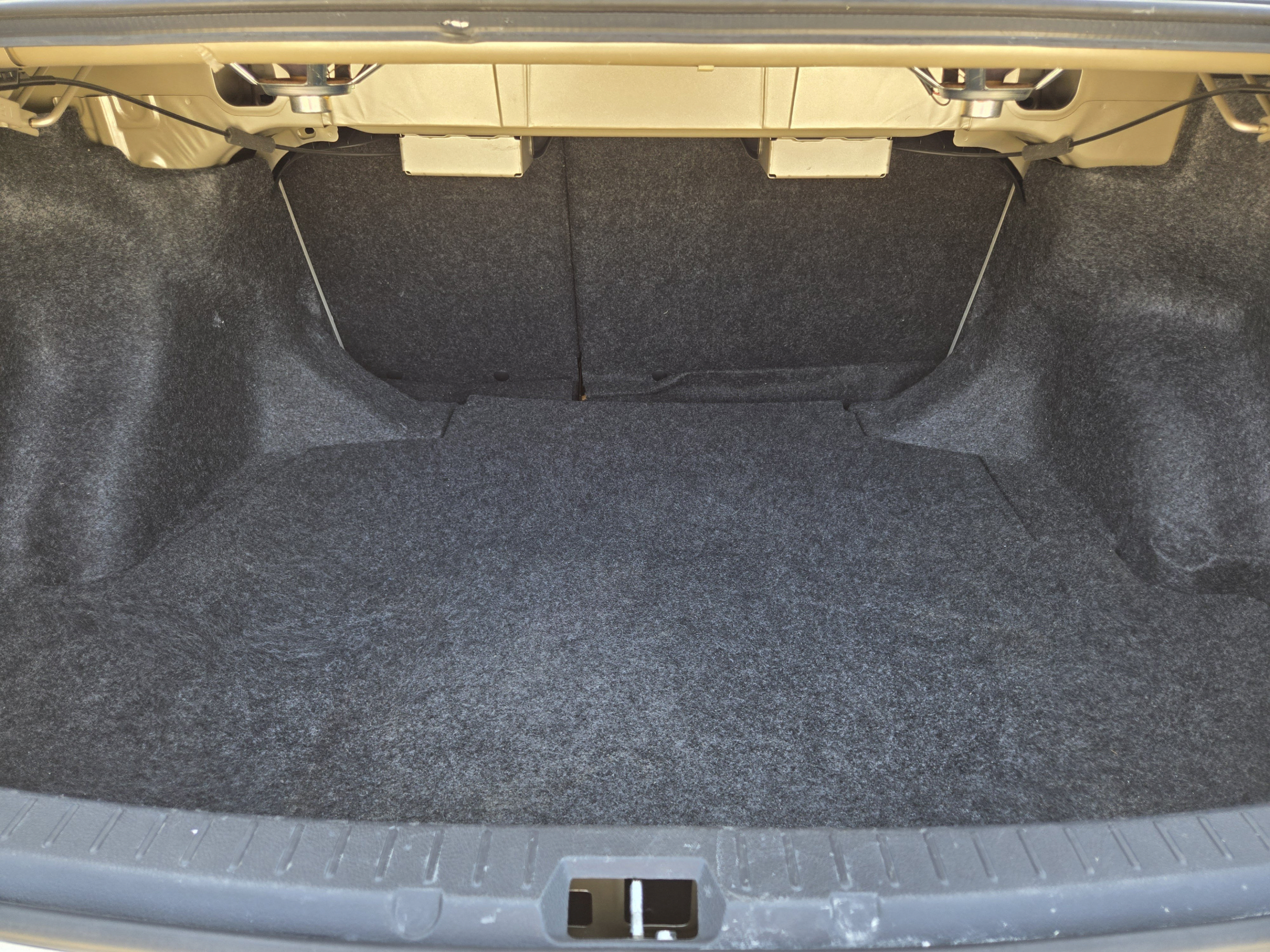 Used 2013 Toyota Corolla L FWD image 28