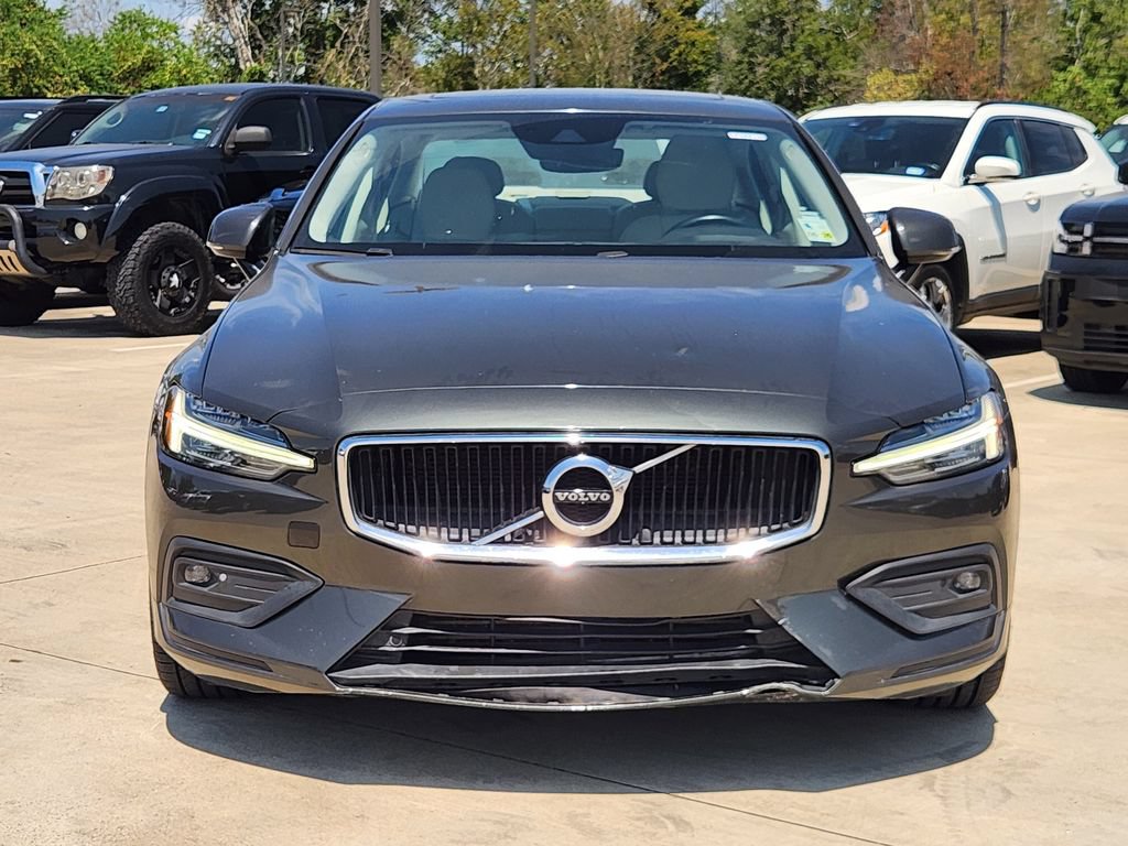 Used 2021 Volvo S60 T5 Momentum w/ Premium Package FWD image 2