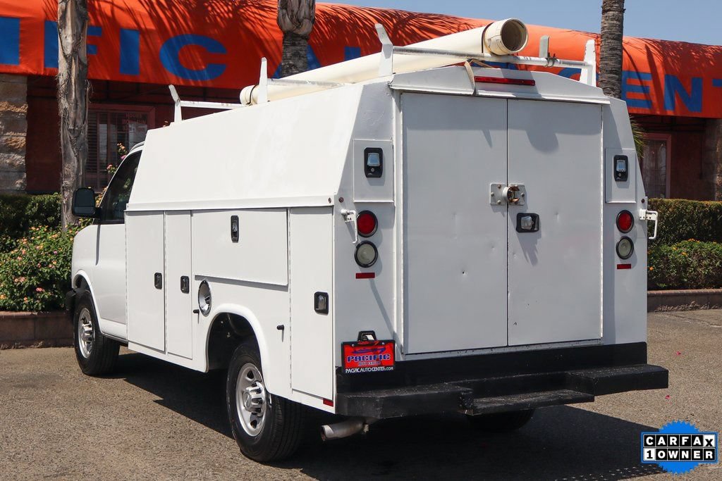 Used 2018 Chevrolet Express 3500 RWD image 6