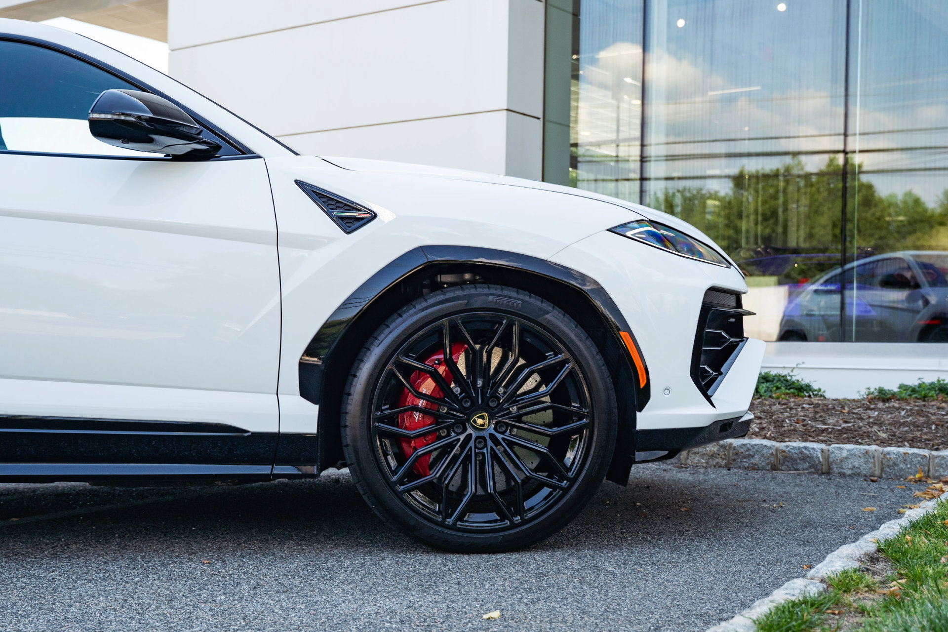 Used 2025 Lamborghini Urus Performante AWD/4WD image 16