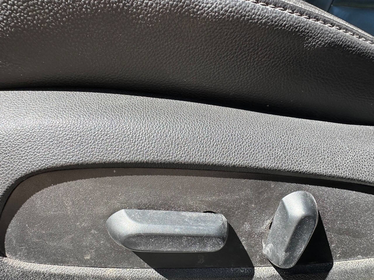 Used 2017 Chevrolet Cruze Premier w/ RS Package FWD image 8