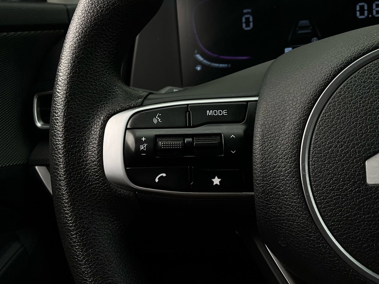 Used 2025 Kia Sportage LX image 31