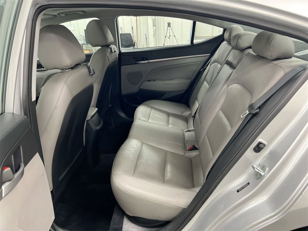 Used 2017 Hyundai Elantra Limited w/ Limited Tech Package 04 image 24