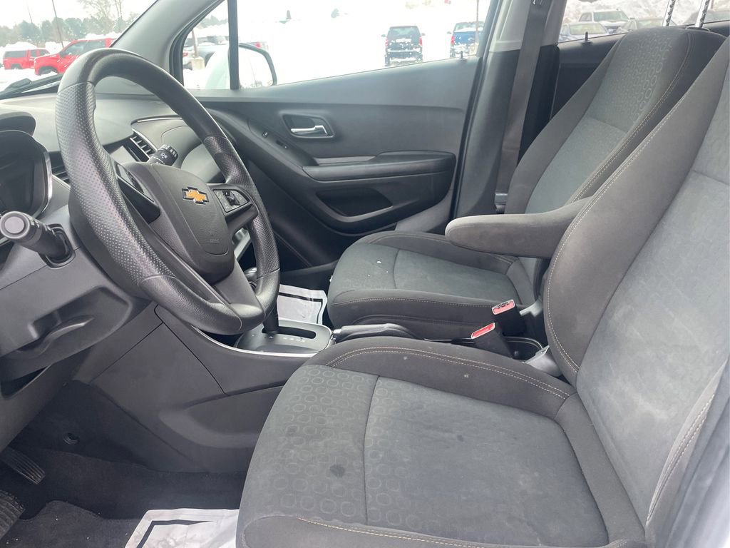 Used 2021 Chevrolet Trax LS w/ Tint and Cruise Package image 19