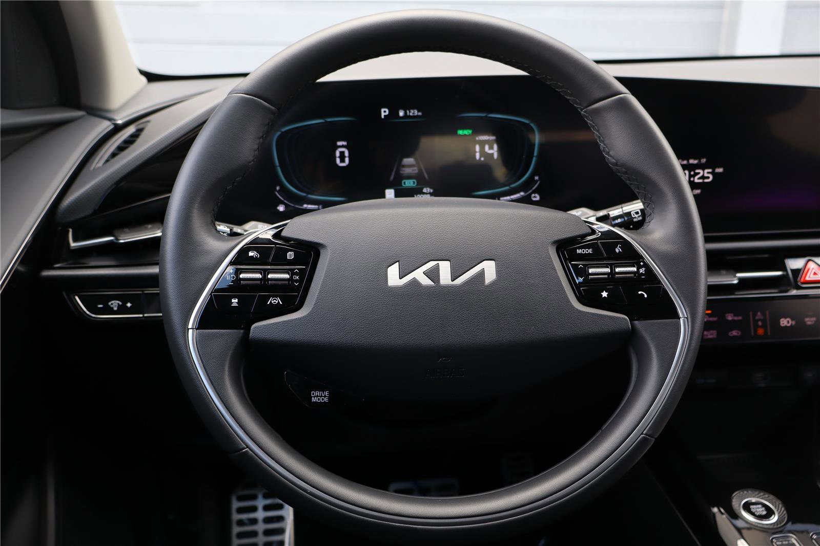 Certified 2025 Kia Niro EX Touring image 16