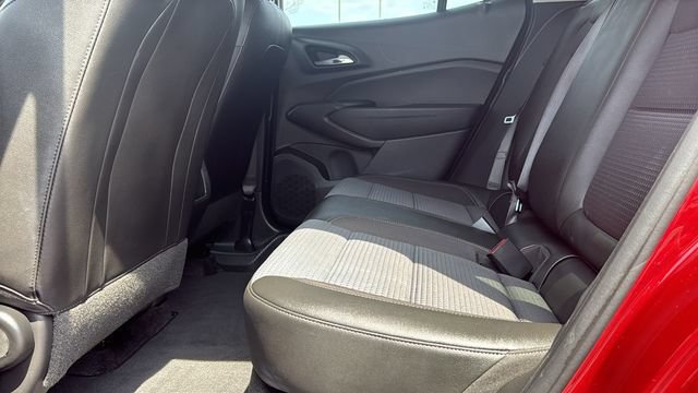 Used 2025 Chevrolet Trax LT w/ LT Convenience Package FWD image 24