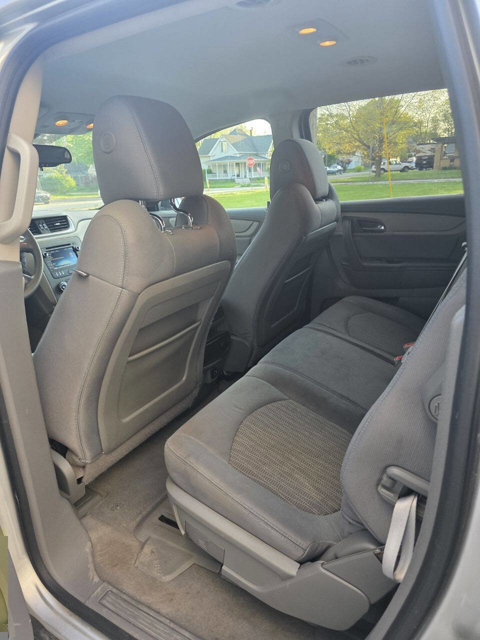 Used 2017 Chevrolet Traverse LS FWD image 11