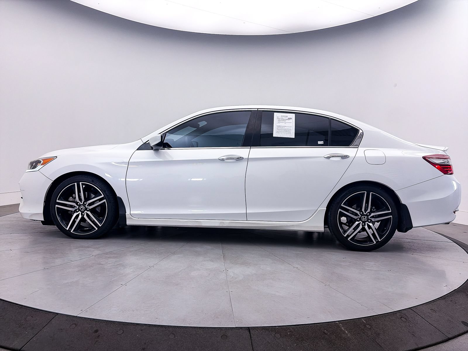 Used 2016 Honda Accord Sport image 28
