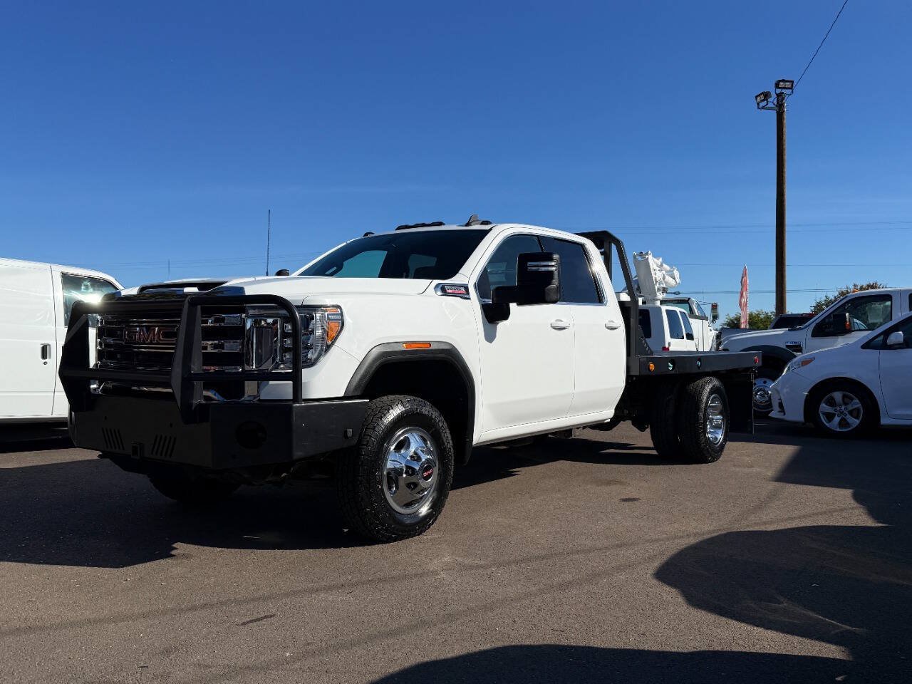 Used 2021 GMC Sierra 3500 SLE w/ SLE Convenience Package AWD/4WD image 2