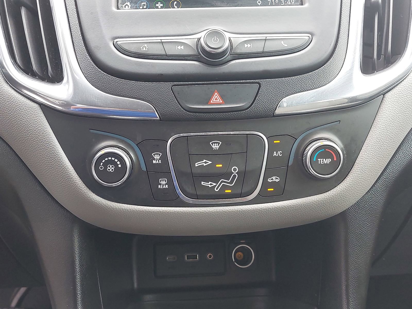 Used 2019 Chevrolet Equinox LS w/ LS Convenience Package FWD image 23
