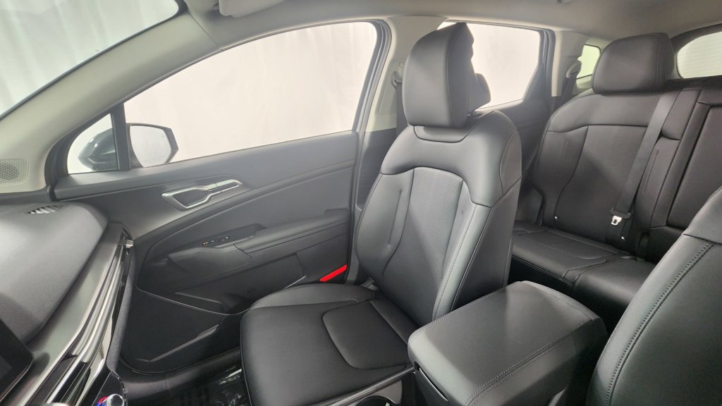 New 2026 Kia Sportage EX AWD/4WD image 13