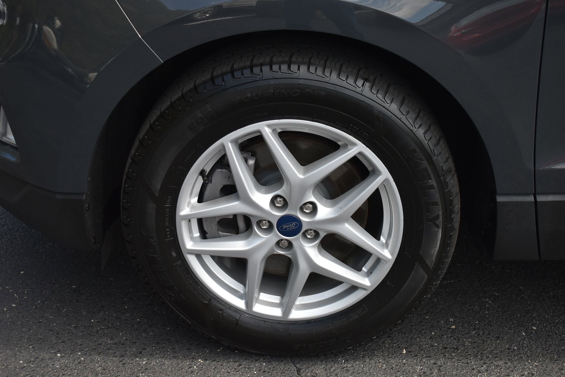 Used 2021 Ford Edge SEL w/ Cargo Accessory Package image 10