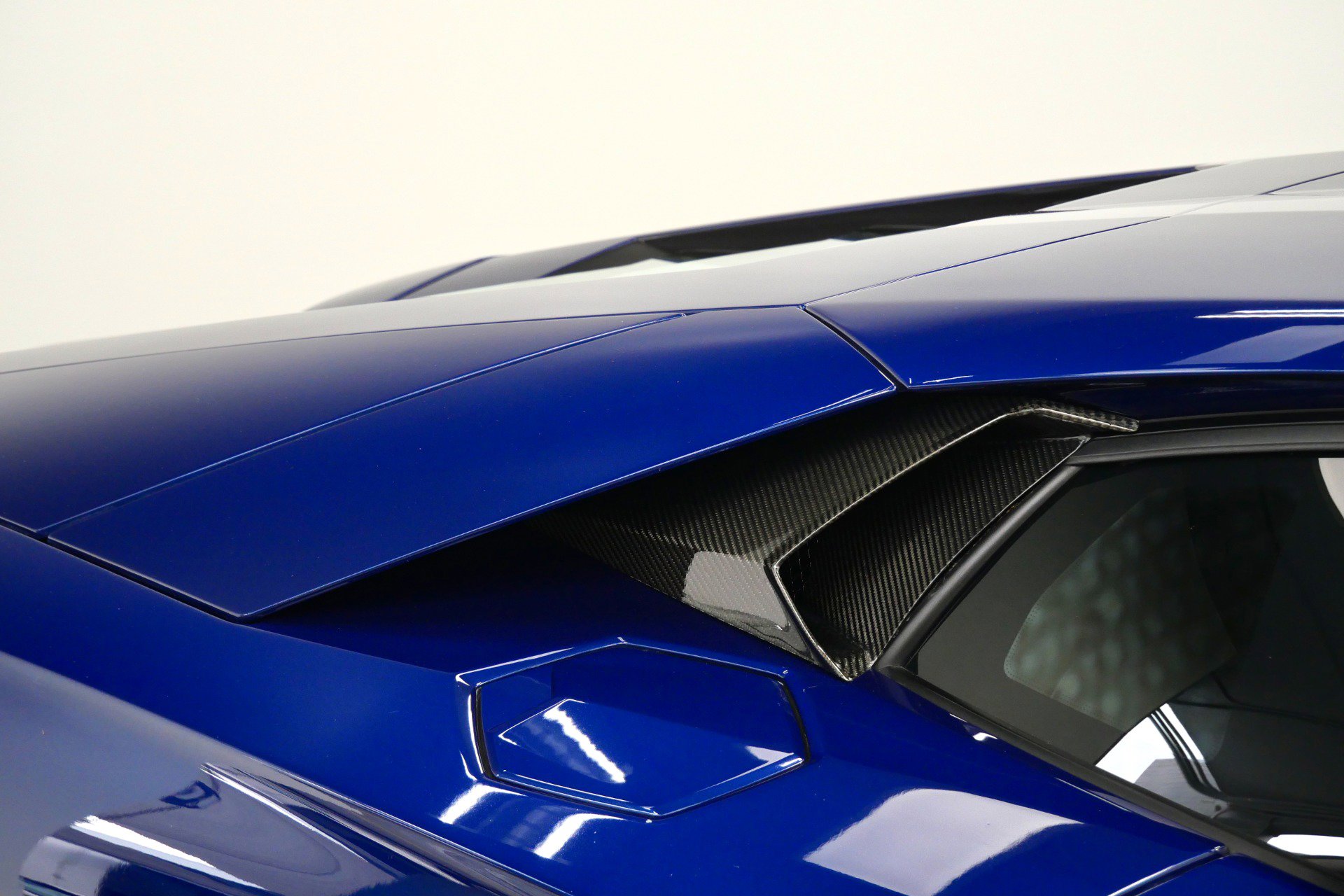 Used 2014 Lamborghini Aventador LP 700-4 image 43