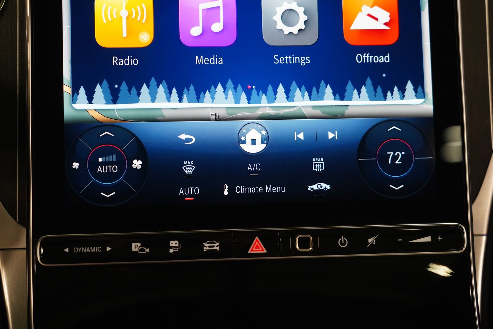 Used 2025 Mercedes-Benz GLC 350e 4MATIC image 26