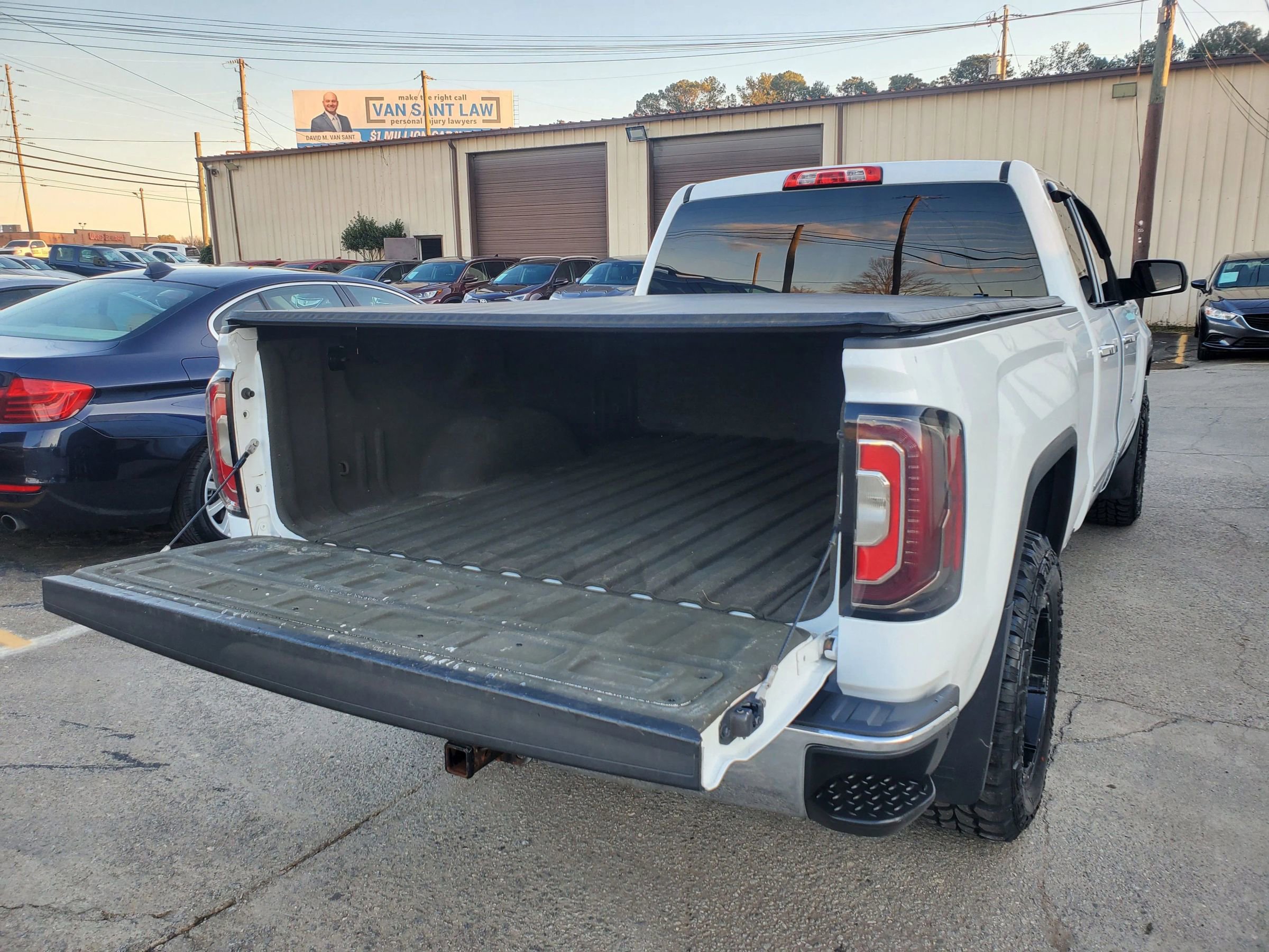 Used 2016 GMC Sierra 1500 SLT w/ SLT Premium Package AWD/4WD image 12
