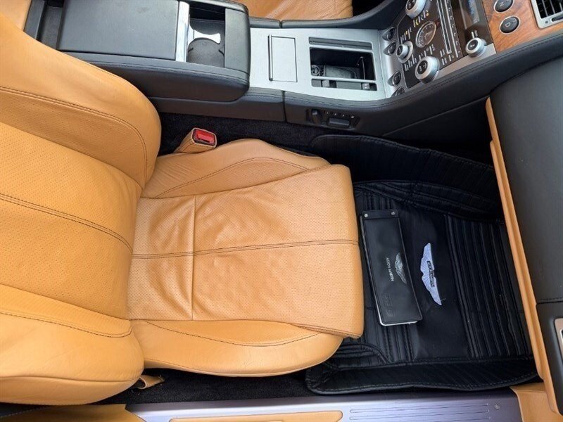 Used 2009 Aston Martin DB9 Volante RWD image 19