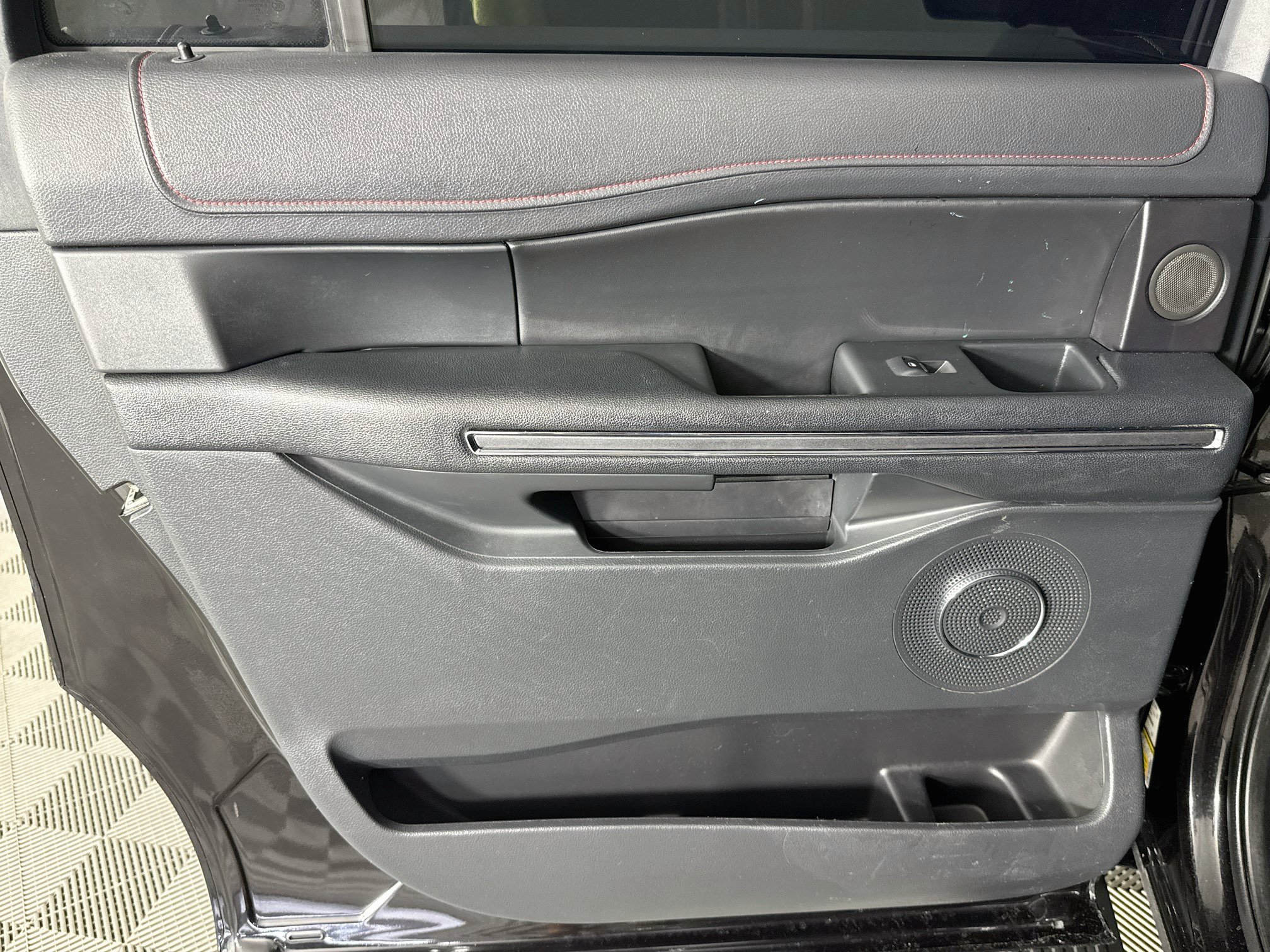 Used 2022 Ford Expedition Max Limited AWD/4WD image 24