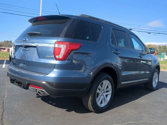 Used 2018 Ford Explorer XLT w/ Equipment Group 202A image 4
