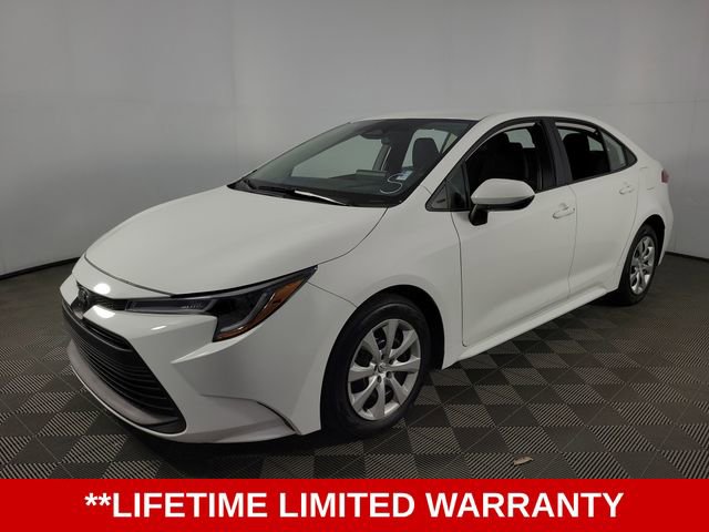 Used 2024 Toyota Corolla LE FWD image 3