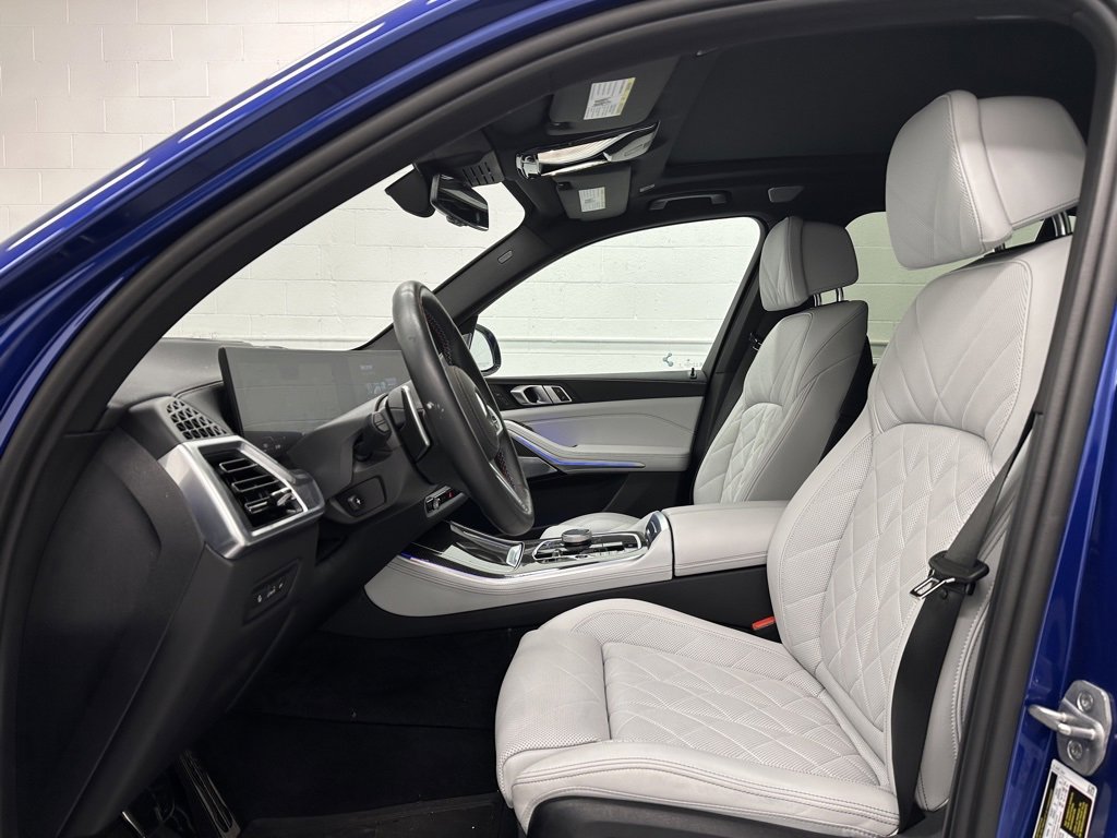 Used 2025 BMW X5 M60i image 11