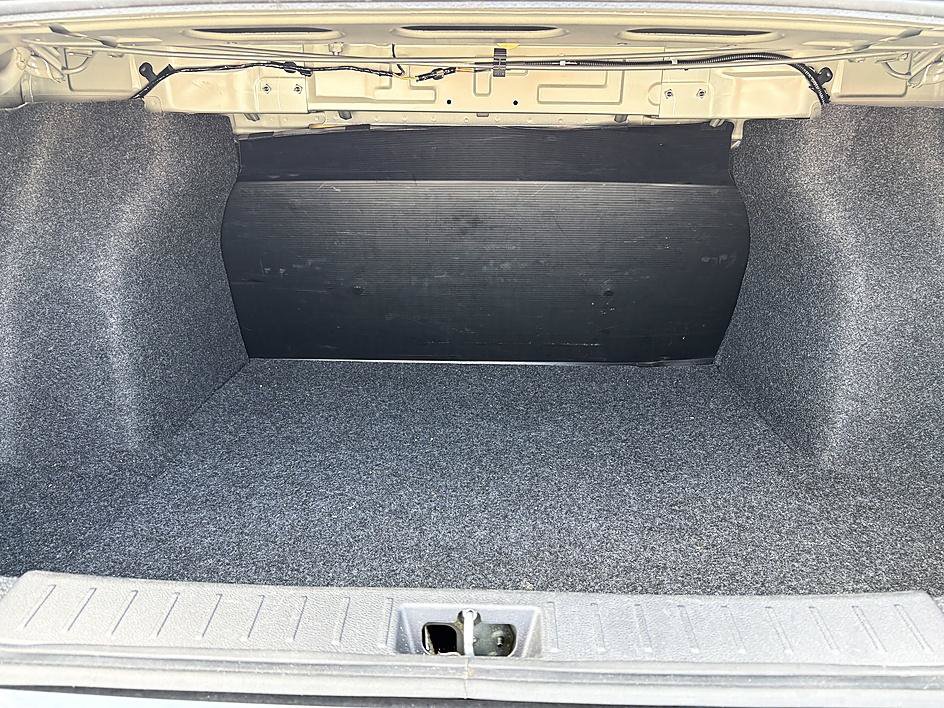 Used 2025 Nissan Versa S FWD image 10