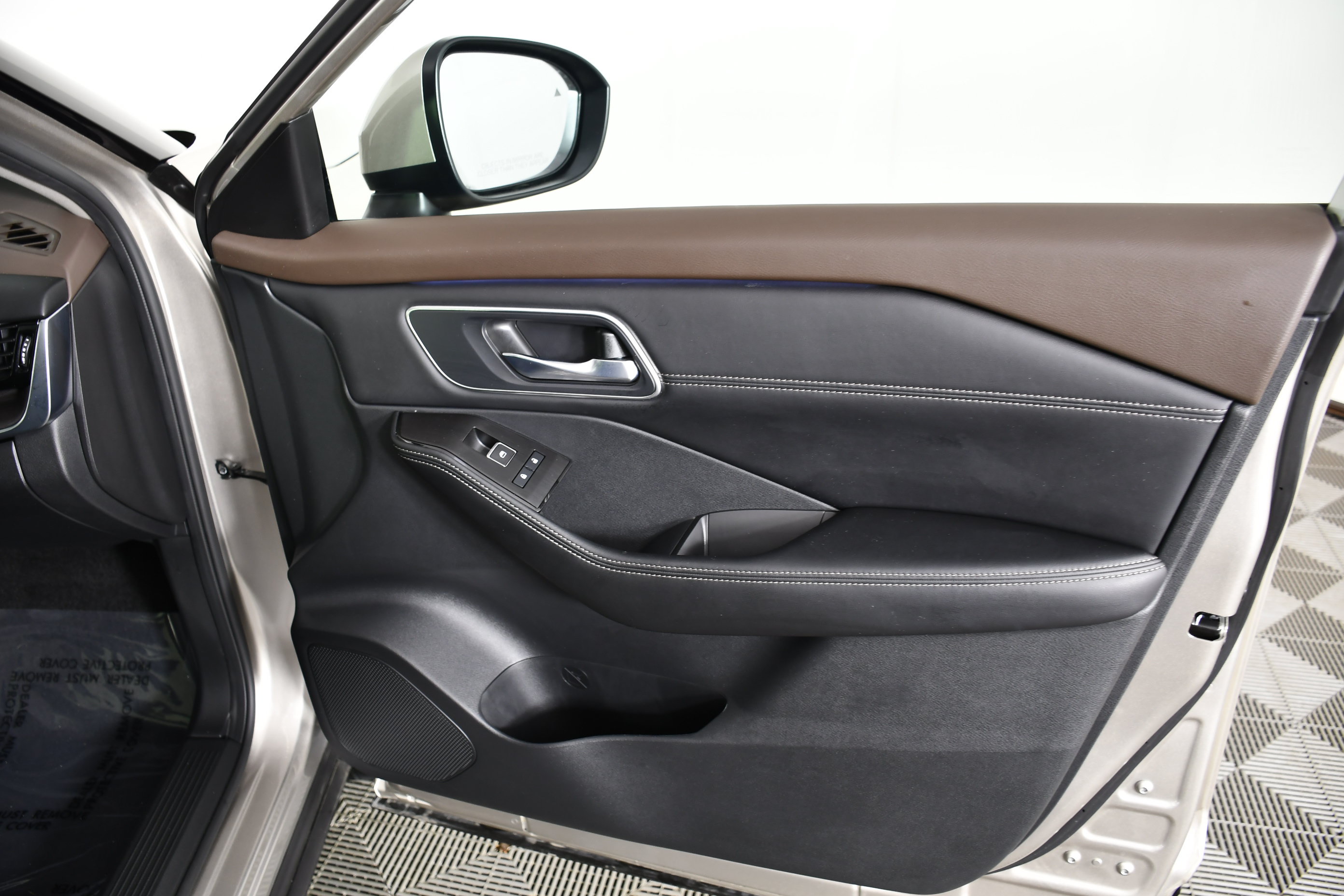 Used 2023 Nissan Rogue Platinum w/ Platinum Premium Package AWD/4WD image 43
