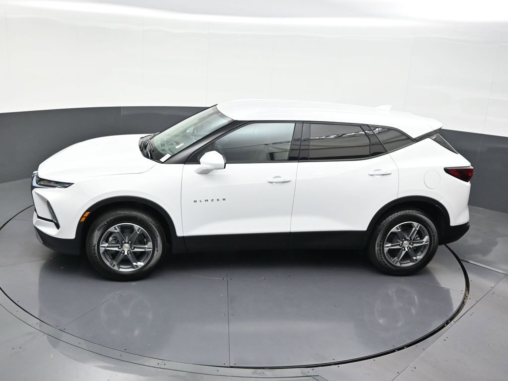 Used 2025 Chevrolet Blazer LT image 17